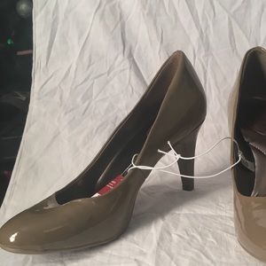 Taupe nude beige high heels in size 8.  Never worn
